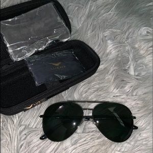 sunglasses black aviators